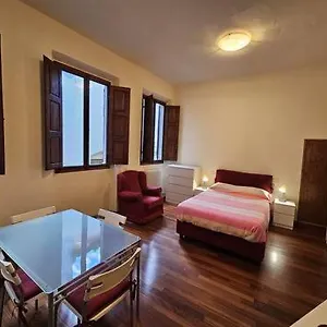 Six Hills House Montevarchi