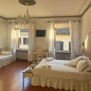 Palazzo Mari & Bed & Breakfast